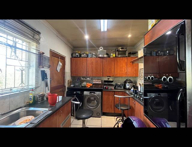 4 BEDROOM HOUSE FOR SALE IN BRACKENHURST
